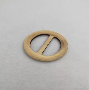 Boucle de ceinture pour femme en bois naturel, options de taille et de logo personnalisées, finition durable et écologique, style élégant avec anneaux pour ceintures féminines - Product Image 2