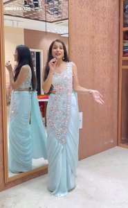 Nouvelle variété tendance de sari et de chemisier en soie Rangoli de créateur, avec broderies et perles, prêt à porter. Exportateur mondial. - Product Image 3