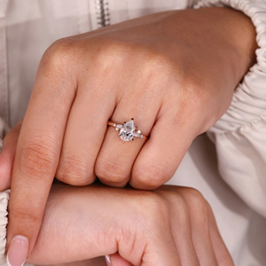 Bague de fiançailles et de mariage en or jaune 14 carats avec sept diamants poire de 1,65 carat, cultivés en laboratoire, vermeil, style décontracté/sportif, cadeau - Product Image 2