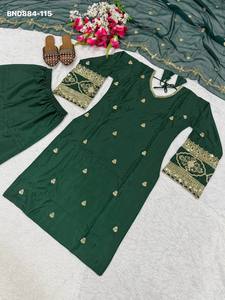 Fournisseur de Salwar-Kameez et Dupatta en crêpe de soie de haute qualité avec broderies de sequins de 5 mm, de Surat, à prix de gros. - Product Image 4