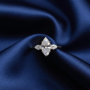 Anillo de diamante de laboratorio con corte marquesa de 2.0 ct, piedra lateral en forma de pera, anillo de tres piedras de oro macizo para ella, para boda y compromiso. - Product Image 1