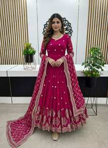 Fournisseur en gros de robes Anarkali élégantes brodées de sequins, disponibles en six couleurs, entièrement cousues. - Product Image 5