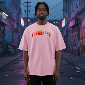 เสื้อยืดผู้ชายทรงโอเวอร์ไซส์ สีชมพู แขนสั้น คอกลม สไตล์สตรีท ผ้าคอตตอนเจอร์ซีย์ ระบายอากาศได้ดี พิมพ์ลายตัวอักษร พร้อมจำหน่ายออนไลน์ - Product Image 1