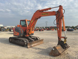 Excavadora de cadenas SV100-1 de 2011 disponible para la venta. Equipo robusto adecuado para la construcción. - Product Image 2
