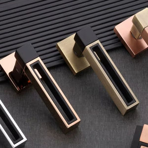 Poignées de porte de luxe en or et or rose pour projets résidentiels haut de gamme et design d'intérieur d'hôtels de prestige - Product Image 2