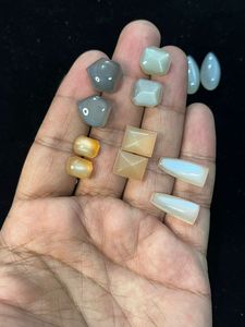 Paire de cabochons en pierre de lune naturelle multicolore - Product Image 3