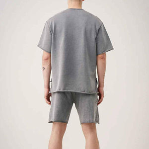 Ensemble deux pièces personnalisé T-shirt et short de haute qualité pour homme – Ensemble chemise et short délavé à l'acide, coupe ample et confortable - Product Image 2