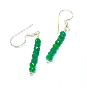 Pendientes de Aro con Esmeraldas Facetadas: Gema Verde Zambiana Hecha a Mano - Product Image 1