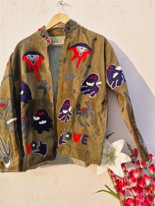 Manteau en velours brodé Sujani, réversible, écologique, à capuche, style gothique pour tenues d'hiver bohèmes - Product Image 1