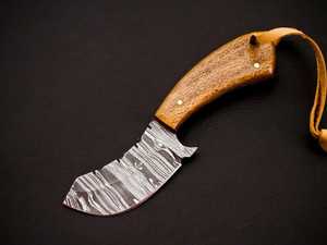 Cuchillo de Caza de Acero de Damasco con Punta Caída y Mango de Madera, Diseño Ergonómico Personalizado, Hoja Ligera para Exteriores - Product Image 2