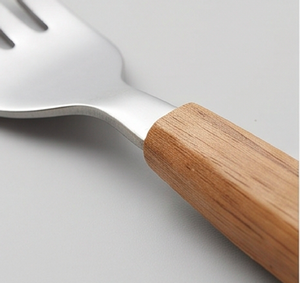 Juegos de cubiertos sostenibles de acero inoxidable con mango de madera de bambú para el hogar, hoteles y restaurantes. - Product Image 2