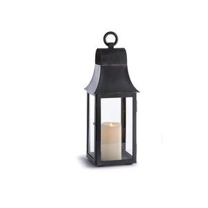 Lanterne à bougie en métal, élégante, pour une présentation raffinée à la maison, conçue pour promouvoir une décoration élégante et des soirées relaxantes - Product Image 1
