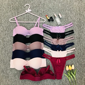 Ensemble Lingerie Femme Soutien-Gorge et Culotte, Type <span class=keywords><strong>de</strong></span> Bonnets, OEM ODM Personnalisé, 360 Pièces MOQ, Design Simple, Échantillon Rapide, Vente en Gros - Product Image 1