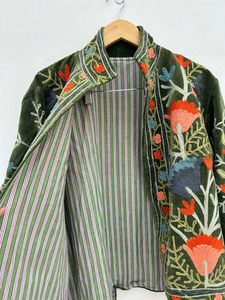 Chaqueta de Terciopelo Suzani de Lujo Hecha a Mano para Otoño/Invierno, Bordado Floral, Reversible, Transpirable, Cuello Alto, Estilo Boho, Arte Folclórico - Product Image 4