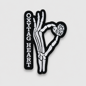 Patch brodé Oxytag Cœur, appliqué thermocollant, forme irrégulière, motif main squelette cœur noir et blanc, prix abordable, personnalisation OEM - Product Image 6