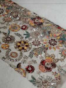 Tissu en dentelle brodée avec des perles florales, polyester transparent pour vêtements de cérémonie pour femmes - Product Image 4