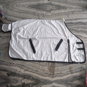 Fabricante de mantas para caballos con exterior de tela Oxford resistente y tejido de malla para equitación, Equine Riding House, Kanpur, India. - Product Image 4