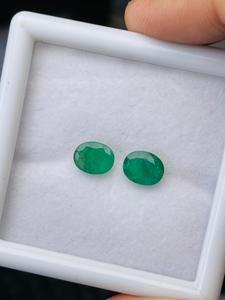 Par de Esmeraldas Naturales de Zambia, Corte Ovalado, 2.93 Quilates, Calidad AAA, Color Verde, Certificado IGI, Lustre Excelente, Corte y Pulido Perfectos, Joyería - Product Image 6
