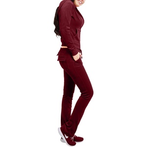 Survêtement en velours avec logo personnalisé pour femmes, survêtement court, hauts à capuche et survêtement de jogging, ensemble 2 pièces pour femmes - Product Image 3