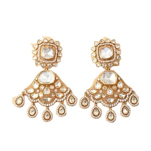 Fabricado EN LA India, los pendientes colgantes de piedra moissanita de plata oxidada de estilo Vintage más vendidos para el uso diario de las mujeres - Product Image 1