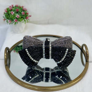 Pochette de Soirée Demi-Lune en Cristal Fantaisie pour Femme, Sac à Main Tendance pour Fêtes, en Acrylique, Vente en Gros d'Inde - Product Image 5