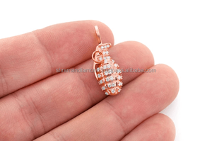 พร้อมส่ง สร้อยคอจี้รูปดาบหินธรรมชาติประดับเพชรแบบฮิปฮอปเคลือบทอง 10K สไตล์เก๋ไก๋สำหรับเด็ก - Product Image 5