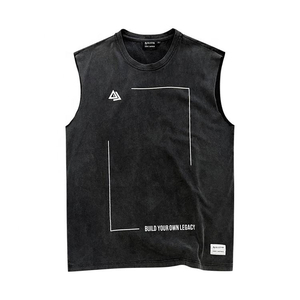 เสื้อกล้ามออกกำลังกายผู้ชาย OEM สไตล์วินเทจ พิมพ์ลายตามสั่ง เสื้อผ้าสตรีทแวร์ทรงโอเวอร์ไซส์ ผู้ผลิตเสื้อผ้ากีฬา - Product Image 1
