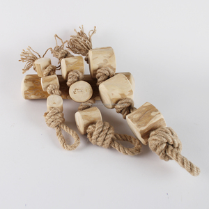 Jouet à mâcher en bois de café pour chiens avec 3 nœuds, favorise la santé dentaire et le soulagement du stress, jouet durable et écologique fabriqué au Vietnam - Product Image 1