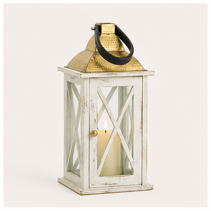 Farol Decorativo Rústico de Madera Blanca al por Mayor con Parte Superior de Metal Martillado, Portavelas de Vidrio Estilo Rústico para Decoración de Jardín - Product Image 1