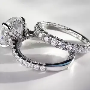 แหวนหมั้นเพชรโมอิสซาไนต์ทรงกลม 2.70 กะรัต ชุบเงินสเตอร์ลิง ประดับเพชรทิชยา - Product Image 3