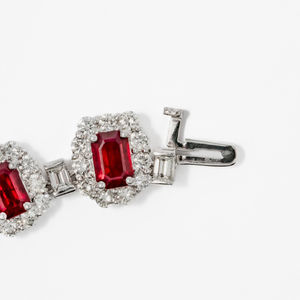 Collar de Tenis Exclusivo en Oro Blanco de 14K con Rubí Corte Esmeralda de 38.00 Ct y Diamantes G VS Cultivados en Laboratorio, Joyería Fina de Lujo para Mujer - Product Image 5