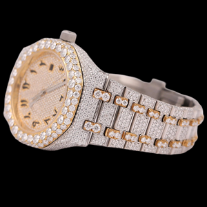 Reloj de Diseño Atractivo Estilo Hip Hop con Diamantes Moissanite de Corte Brillante en Dos Tonos, Totalmente Cubierto de Piedras, con Números Arábigos - Product Image 2