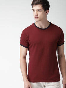 T-shirt en tricot rouge pour homme, coupe ajustée, avec bordure contrastée, manches courtes, col rond, vêtement décontracté - Product Image 4
