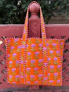 Sac à bandoulière matelassé en coton imprimé bohème élégant avec deux poignées, design durable pour un usage quotidien et les voyages - Product Image 5