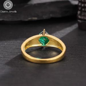 Bague de fiançailles classique en argent plaqué or 14 carats avec moissanite taille coussin et sertissage à griffes pour femme - Charm Jewells - Product Image 5
