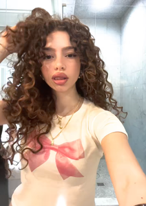 Camiseta Corta Ajustada para Mujer, Ultra Suave, de Algodón Elástico, Corte Minimalista, Manga Corta, Top de Moda, OEM Personalizado - Product Image 6