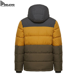 เสื้อแจ็คเก็ตพัฟเฟอร์ผู้ชาย OEM สำหรับฤดูหนาว แบบหลายชิ้นต่อชิ้น พร้อมฮู้ด หนานุ่ม สีเหลืองมัสตาร์ด - Product Image 2