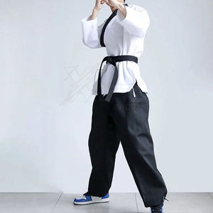Uniforme de Taekwondo pour homme léger et de qualité supérieure avec logo sur le devant, confortable, durable, personnalisable, Gi d'arts martiaux pour la pratique quotidienne - Product Image 3