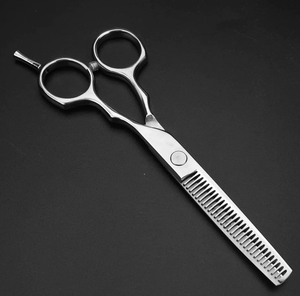 Kit de Tijeras de Peluquería de Alta Calidad en Color Plateado, 6 Piezas, Hermosos Kits de Peluquería con Estuche de Cuero con Cierre - Product Image 3