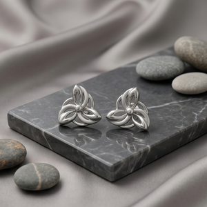 DIVYORO SCULPTED TRIO <b>STUDS</b> EARRING - Product Image 2