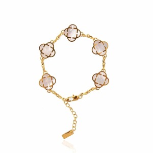 Bracelet à maillons trèfle plaqué or de qualité supérieure pour femmes |   Bracelet de bijouterie élégant et tendance |   Bracelet chaîne élégant et luxueux, cadeau idéal - Product Image 2