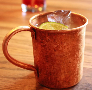 Taza Martillada Moscow Mule de Cobre, Taza Mule de Cobre de 12oz, 14oz, 16oz, Chapada en Oro y Negro, Doble Pared - Product Image 3