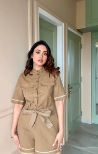 Vestido Corto de Mujer con Cinturón, Ecológico, con Botones, Color Oliva, Corte en A, de Algodón y Lino, Estilo Casual, Retro, Estampado Sólido - Product Image 4