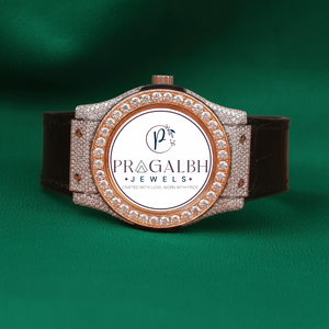 นาฬิกาเพชรหรู Pragalbh Jewels รุ่น Iced Out หน้าปัดประดับเพชรแบบ Pavé ระบบโครโนกราฟ ควอตซ์ สายสแตนเลสและหนัง สำหรับผู้ชาย - Product Image 6