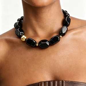 Collier en perles de résine écologiques faites à la main, orange et vert, forme irrégulière, bijoux tendance, style bohème, Noël, Saint-Valentin - Product Image 3