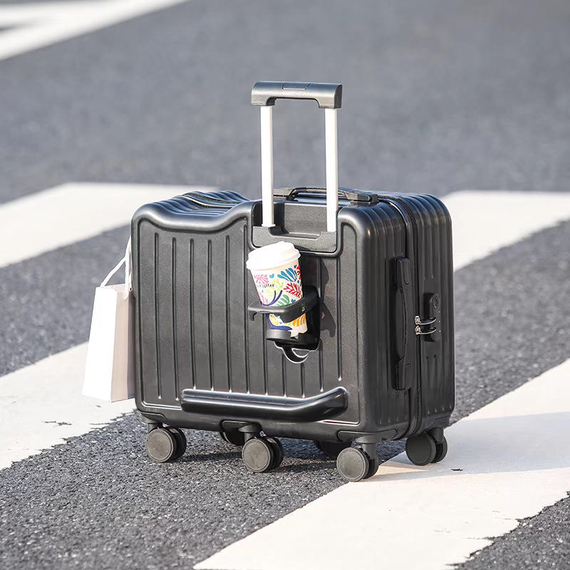 Midnight Black Amélioré 6 roues + pédales antidérapantes + porte-gobelet arrière