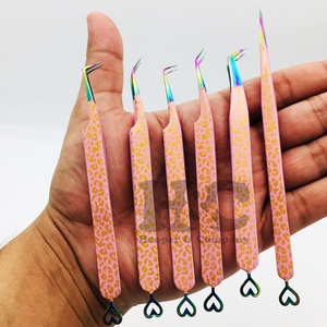แหนบต่อขนตาแบบมืออาชีพ รุ่น Cheetah Tweezers รูปหัวใจ ลายเสือชีตาห์ ทำจากสแตนเลส ป้องกันแม่เหล็ก พร้อมโลโก้ - Product Image 1