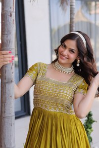 Nuevo Vestido Anarkali de Seda Bordado con Lentejuelas para Mujer, Listo para Usar, Estilo Indio para Fiestas - Product Image 2