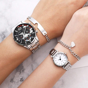 192008 Juego de 2 Relojes de Cuarzo de Acero Inoxidable Plateado para Pareja y Juego de 2 Pulseras Plateadas con Forma de Corazón a Juego - Product Image 1