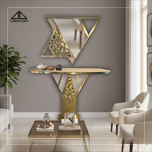 Decora tu interior con este exquisito juego de espejos de consola SS PVD, diseñado para aportar lujo moderno a tus espacios. - Product Image 2